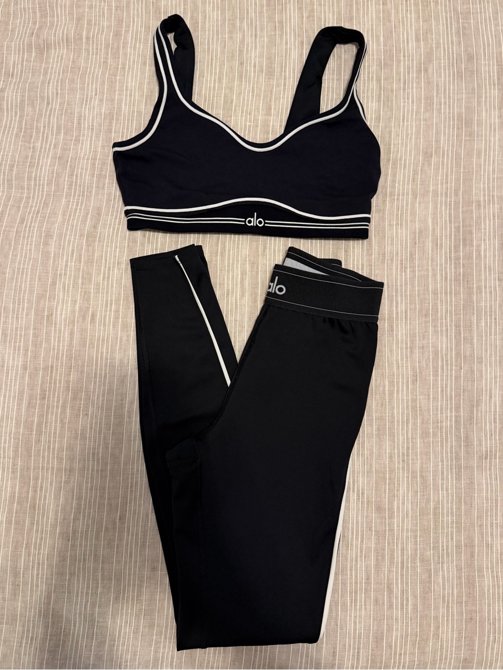 ALO Yoga Black Leggings & Bra Set